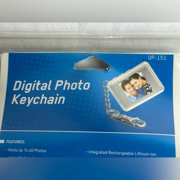 Digital Photo Keychain - Picture 7 of 10